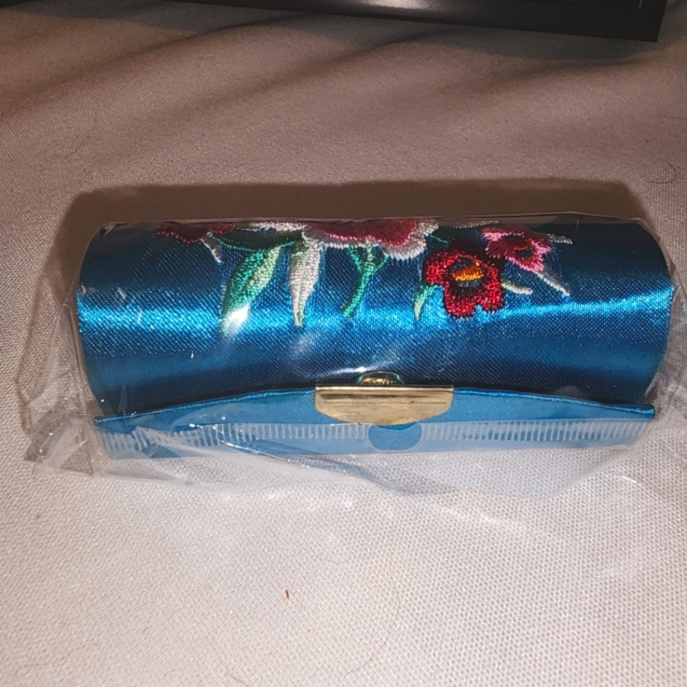 Lip Stick Silk Carry Case